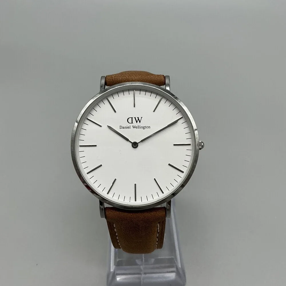 Daniel Wellington Mens Watch 41mm White Dial Brown Leather Classic New Battery